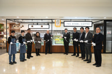 예산군청 1층 카페의 의미있는 행사