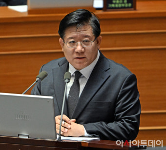 [포토] 답변하는 이호영 경찰청장 직무대행