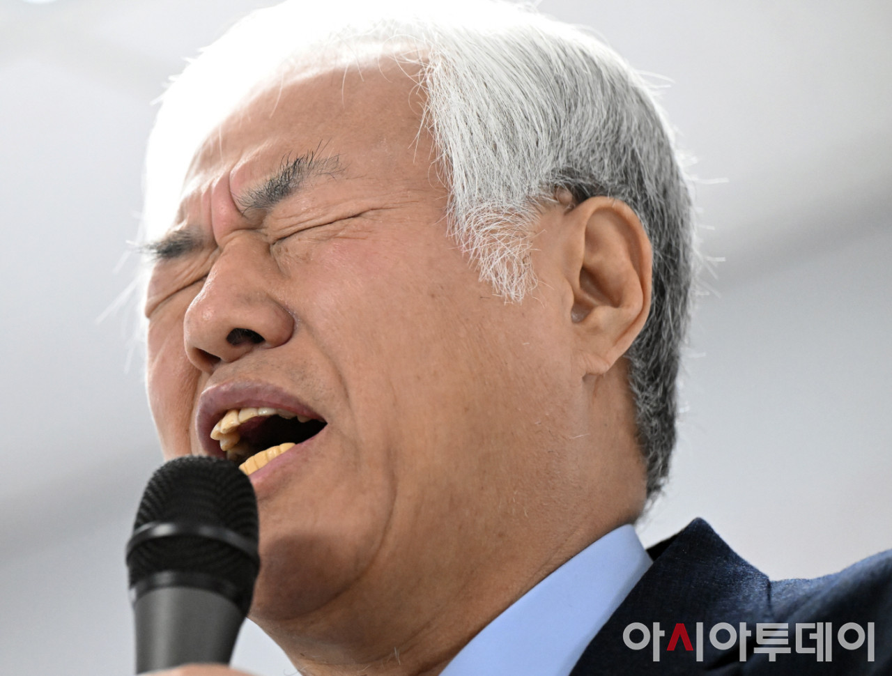 서부지법 난동 관련 전광훈 목사 등 7명 출국금지…수사 지속 (62글자)