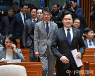 [포토] 비상의총 참석하는 박찬대 원내대표