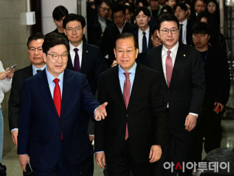 [포토] 권영세-권성동 '국민의힘 비대위 참석'