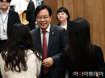 [포토] 밝은 표정 송언석...국민의힘 원내대표 출마 선언