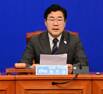 與 당대표 '박찬대 vs 정청래'… '포스트 李' 레이스에 쏠린 눈