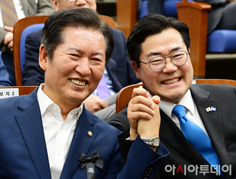 [포토] 박찬대-정청래 '화기애애'