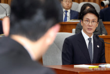 김민석 “현금 쌓은 적 없어”… 강신성 의혹·재산 논란 해명