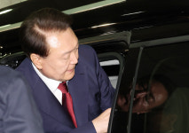 [속보] 윤석열, 내란특검 2차 조사 불출석…첫 '소환 불응'