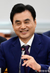 [포토] 미소 짓는 안규백 국방부 장관 후보자