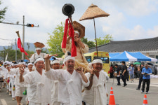 밀양시, 2025 백중마을 축제 성료…무더위 속 1000여 명 인파 몰려