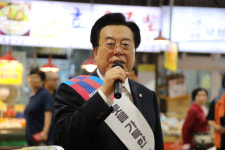 박상웅 의원, 밀양아리랑전통시장 추석맞이 장보기 행사 열어