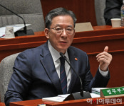 [포토] 답변하는 정성호 장관
