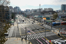 [포토] 서초구, 고속터미널사거리 전방향 횡단보도 개통