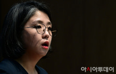 [포토] '정면돌파' 용혜인...장관·의원직 겸직은 법률이 허용