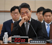 고성·삿대질 오간 3人 청문회… 눈물 쏟고, 고개 숙이고, 반박
