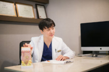 시대에 따라 발전하는 모발이식 기술…흉터 부담 없는 ‘비절개모발이식’