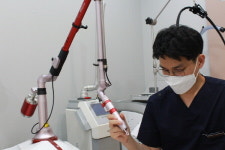 주름 없애는 시술 보톡스와 필러의 차이는?