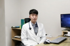 어린아이에게 잘 발생하는 소아중이염 증상은?