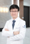 잘못된 자세가 부른 척추·관절 질환…내게 맞는 치료법은?