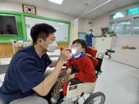 연세올데이치과, 대전성세재활학교서 구강검진·관리 방법 교육 시행