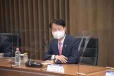 [메디포토] 김강립 식약처장, 뷰티·바이오 산업 현장 의견 청취