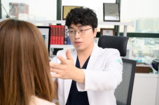 상안검‧하안검 수술 등 중년 눈성형, 미용과 기능 동시 개선돼야