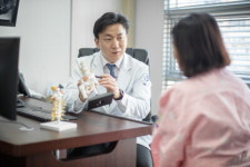 라파엘온가족건강운동교실 | 가정의 달 5월, 우리 가족 허리 건강은 이상이 없을까