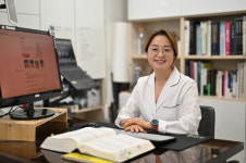 여성 갱년기 시기 갑상선기능저하증 발생 높아져