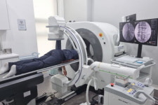 케이씨씨헬스케어, 다수 병의원에 모바일 부위 한정용 CT 장비 공급