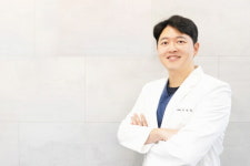 치아 대체하는 틀니, 효율적으로 관리하려면?