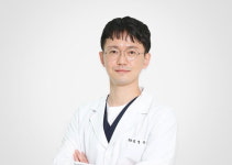 고령층 임플란트 시술, 만족도‧안정성 높이려면?