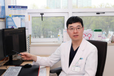 순천향대 부천병원 이상욱 교수, 혈소판 감소증 앓는 내장성 신장암 환자 ‘로봇 신장부분절제술’ 성공