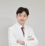 중년 눈성형 눈썹하거상술 전 체크해야 할 부분은?