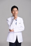 처진 눈매 개선 위한 중년 눈수술, 개인별 1:1 맞춤으로 디자인해야