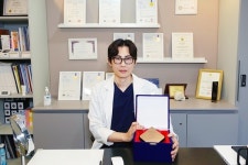 청담흰의원, 2024 버츄RF 전국 최다 시술 병원 선정