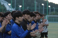 [포토-제2회 메디컬리그] 준우승팀의 축하 속 더욱 빛난 우승