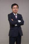 여름철 다리가 무겁고 자꾸 붓는다면 하지정맥류 신호일 수 있어