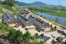 한옥형 유스호스텔 순천만에코촌 관광객 인기