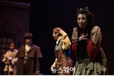 한국형 창작뮤지컬레미제라블, 가족뮤지컬로 선전 중