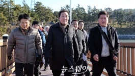 이낙연 지사, 여수 여자만서‘가고싶은 섬’구상