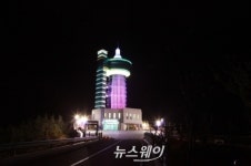 우주발사전망대와 ‘천년의 오솔길’ 관광객에 인기