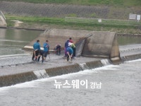 진주시 남강수중보 청소ㆍ남강 수위조절 실시