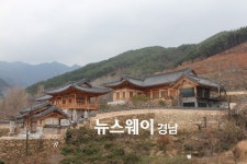 경남 우수주택 하동군청 로비 전시