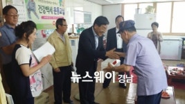 정연재 통영부시장, 무더위쉼터 현장방문