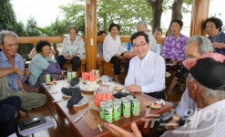 이낙연 지사, 폭염 속 무안군 무더위쉼터 방문