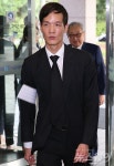 [NW포토]조문객 배웅하는 김승연 한화회장의 차남 김동원