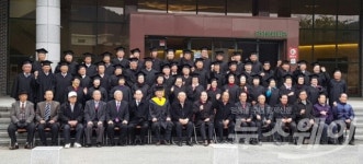 대한노인회담양군지회 부설 노인대학, 제28기 졸업 기념하며 ‘찰칵’