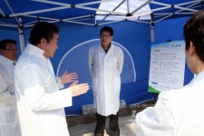 [포토]이낙연 지사, 장흥 오리농장서 AI 총괄점검