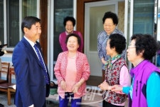 [포토]최영호 남구청장, 노후 경로당 현장 점검