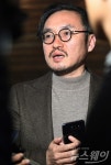 [NW포토]故 김주혁 소속사 관계자 “사망원인 밝히기 위해 부검 후 장례절차 엄수”