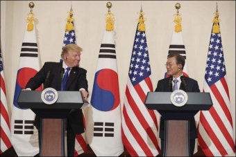 문재인 대통령, DMZ서 트럼프 대통령 기다리다 돌아간 까닭