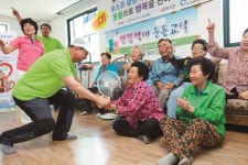 광양제철소 웃음나눔봉사단, 지역민에 인기 ‘짱’